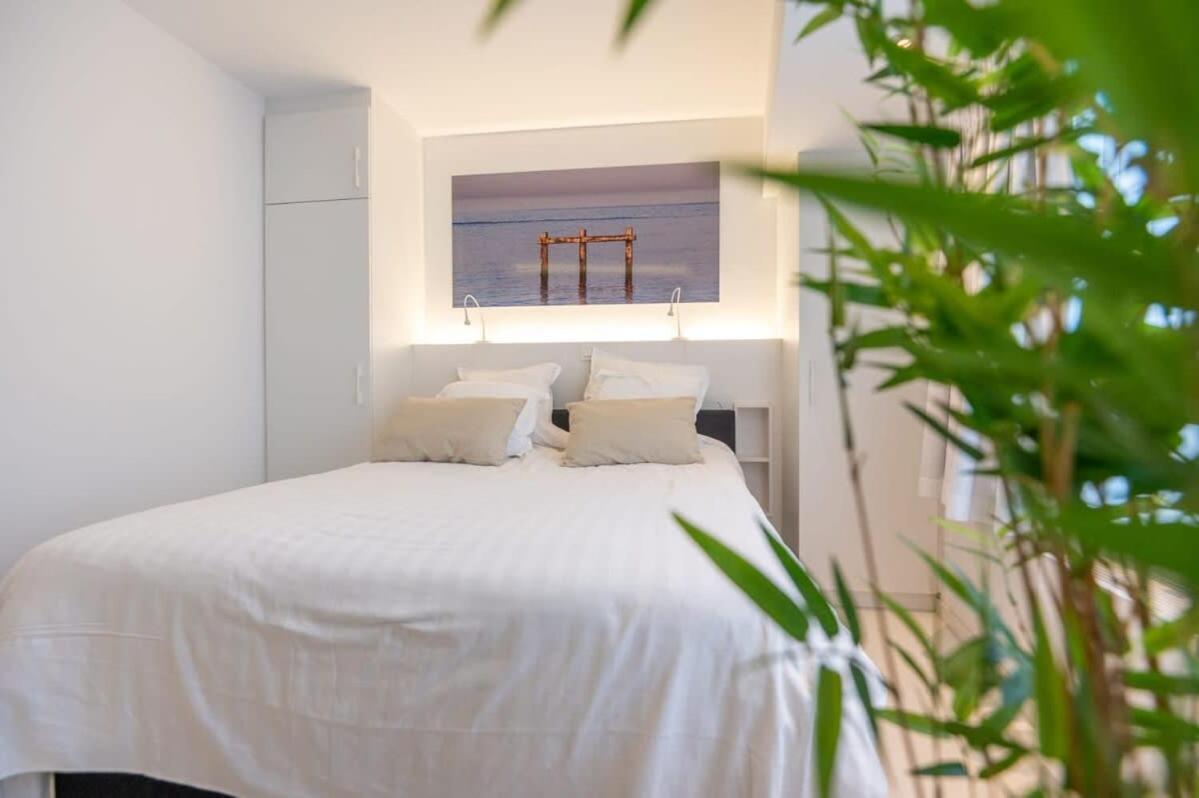Eliza - Luxurious Apartment With Stunning Sea Views Οστένδη Εξωτερικό φωτογραφία